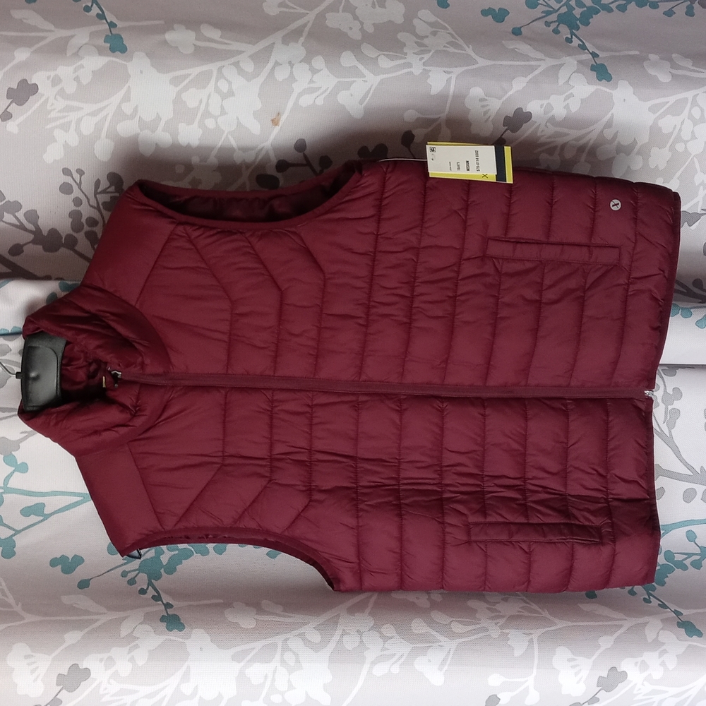 Xersion vest new with tags Bold Burgundy size M